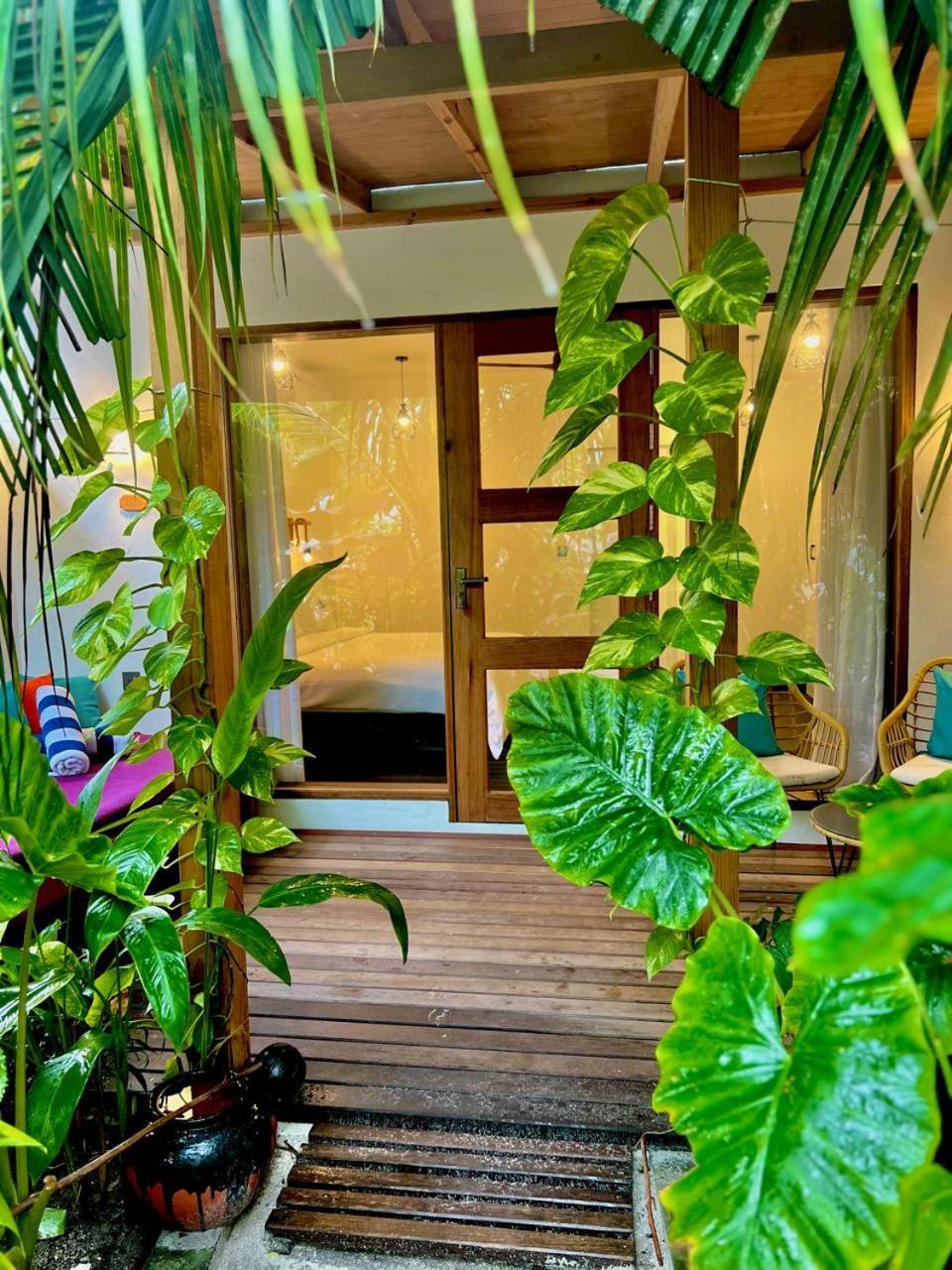 Seaside Dhigurah Hotel Dhigurah  Exterior photo
